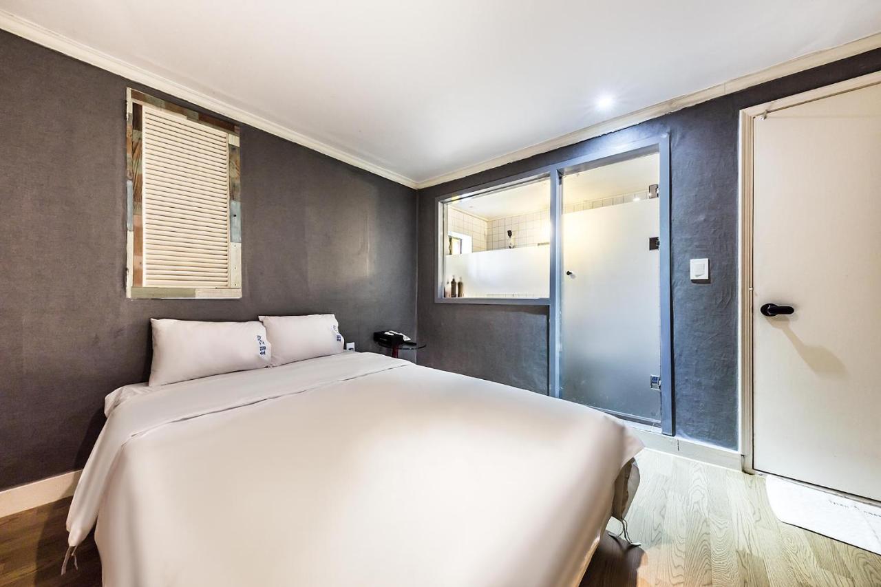 In Seoul Sinchon Goguma Hotel Экстерьер фото